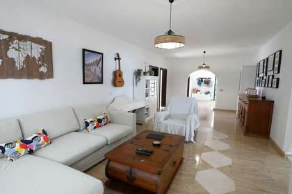 House for sale in El Cuchillo, Tinajo, Lanzarote. 
