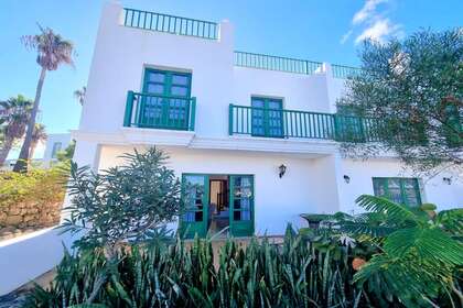 Zweifamilienhaus zu verkaufen in Yaiza, Lanzarote. 