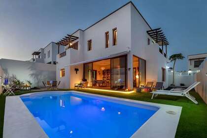 Villa zu verkaufen in Costa Teguise, Lanzarote. 